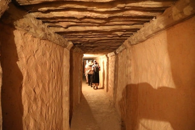 Con đường bên trong hầm của Đại tướng Võ Nguyên Giáp tại khu di tích lịch sử Mường Phăng