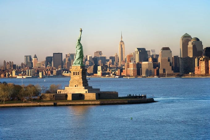 Statue-of-Liberty-Island-New-York-Bay_11zon