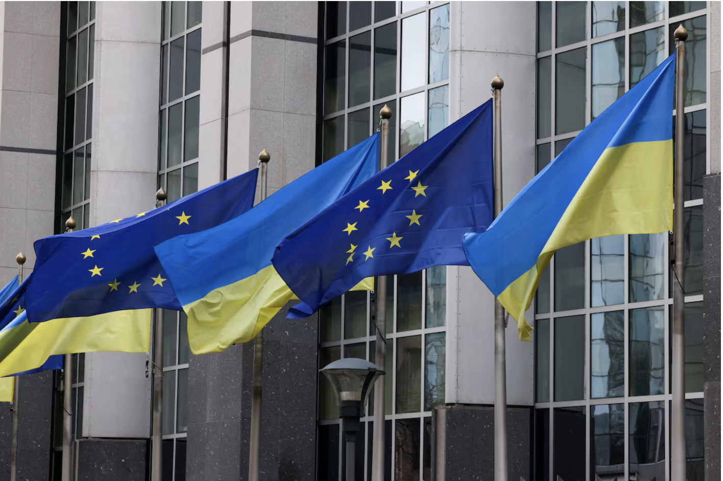 EU dùng tiền Nga cho Ukr