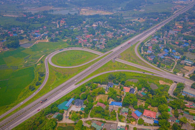 Tuyến cao tốc Tuyên Quang - Phú Thọ nhìn từ trên cao. Ảnh: Internet