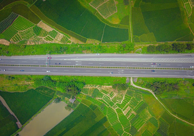 Tuyến cao tốc Tuyên Quang - Phú Thọ được xem là động lực thúc đẩy phát triển kinh tế. Ảnh: Internet