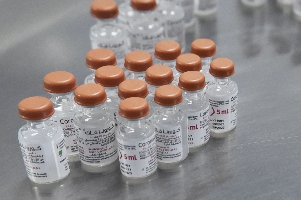 Vaccine COVID-19 tại nhà máy Saidal ở Constatine, Algeria. Ảnh: AP