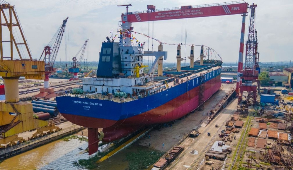 Hải Phòng chứng kiến sự kiện đáng tự hào: Hạ thuỷ tàu hàng lớn nhất Việt Nam được đóng bởi một công ty của đất cảng