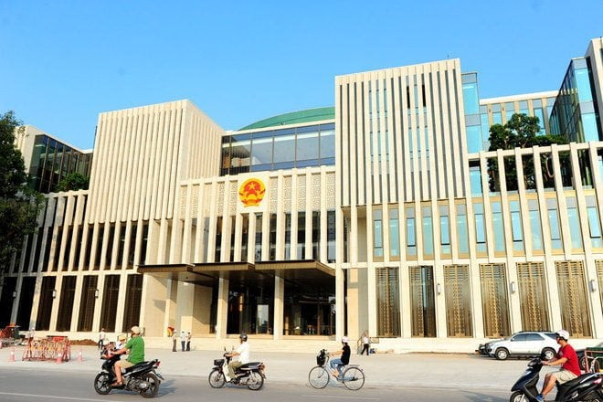 Đường Hùng Vương đoạn qua tòa nhà Quốc hội Việt Nam