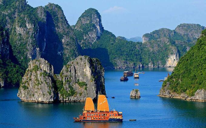 Từ năm 1992, tỉnh Quảng Ninh đã lập hồ sơ trình và được UNESCO công nhận vịnh Hạ Long là Di sản thiên nhiên thế giới vào năm 1994. Ảnh: Internet