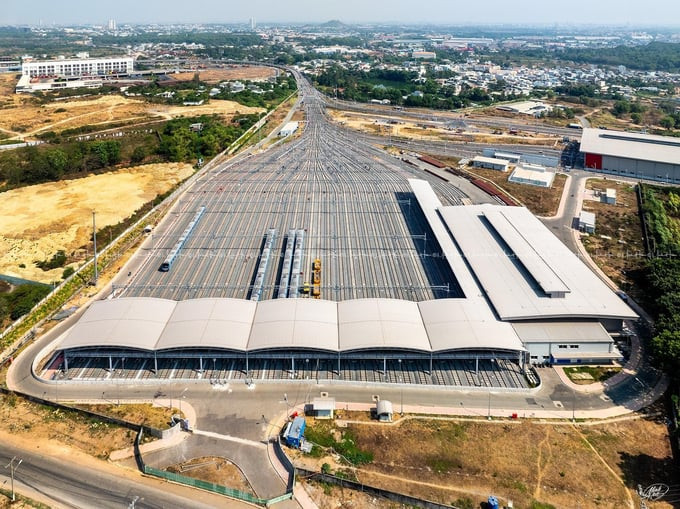 Depot Long Bình là trung tâm điều khiển và bảo dưỡng tàu tuyến Metro số 1 TP. HCM. Ảnh: Minh Hòa