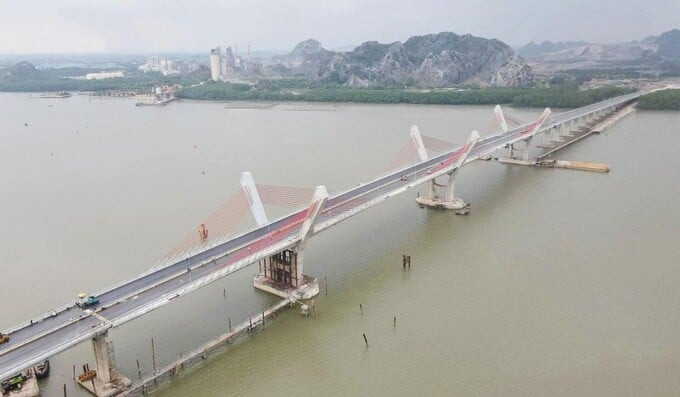 Truy tìm nguyên nhân khiến cây cầu nghìn tỷ nối Quảng Ninh với Hải Phòng ‘ngậm ngùi’ lỡ hẹn ‘về đích’