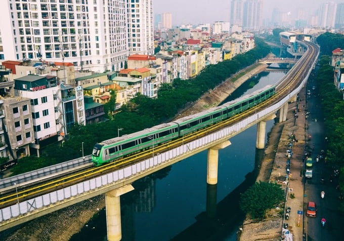 Cát Linh - Hà Đông là tuyến đường sắt đô thị đầu tiên của Hà Nội đi vào hoạt động. Ảnh: Hải Linh