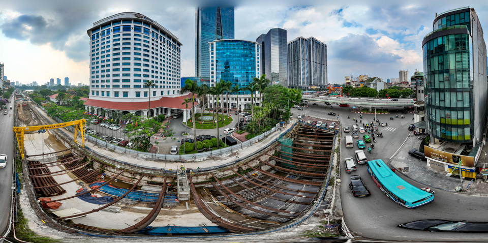  Việc thi công dốc hạ ngầm từ ga S8 - ga trên cao xuống ga S9 (tuyến ĐSĐT Nhổn - ga Hà Nội đang triển khai theo đúng kế hoạch đã đề ra.