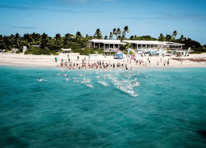 Do vị trí địa lý nằm giữa đại dương, hầu hết mọi hoạt động của người dân Fiji đều liên quan đến biển cả. Ảnh: Swimming World