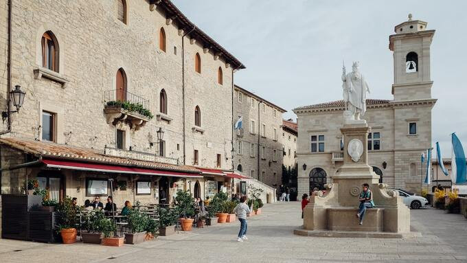 Năm 2017, San Marino được xếp hạng là quốc gia ít được ghé thăm nhất ở châu Âu, với chỉ 60.000 khách du lịch quốc tế (Ảnh: Letters to Barbara)