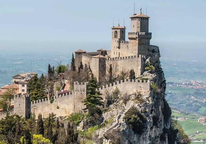 Vào năm 2008, trung tâm San Marino và núi Titano được UNESCO đưa vào danh sách Di sản thế giới (Ảnh: Britannica)