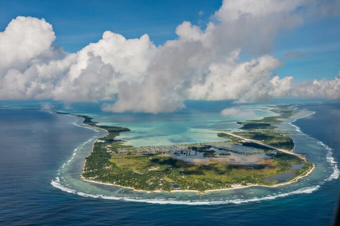 Kiribati là quốc gia duy nhất trên thế giới có lãnh thổ trải rộng trên cả bốn bán cầu của Trái đất (Ảnh: National Geographic)