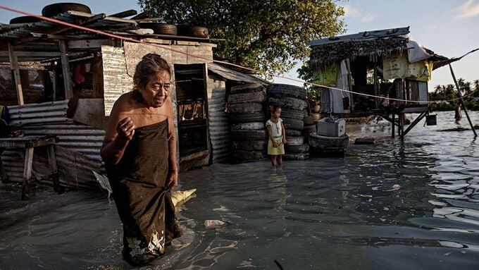 Cuộc sống người dân tại Kiribati gặp nhiều khó khăn do xâm ngập mặn (Ảnh: BBC)