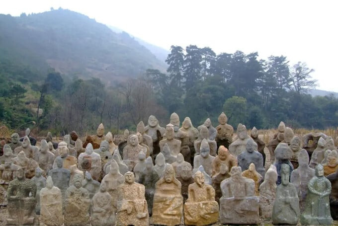 Việc phát hiện hàng chục nghìn bức tượng đá này đã ngay lập tức gây chấn động khắp Trung Quốc (Ảnh: Sohu)