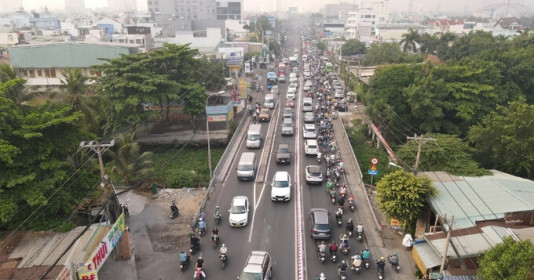 Những dự án nghìn tỷ nào sẽ 'giải cứu' ách tắc giao thông tại TP. HCM?