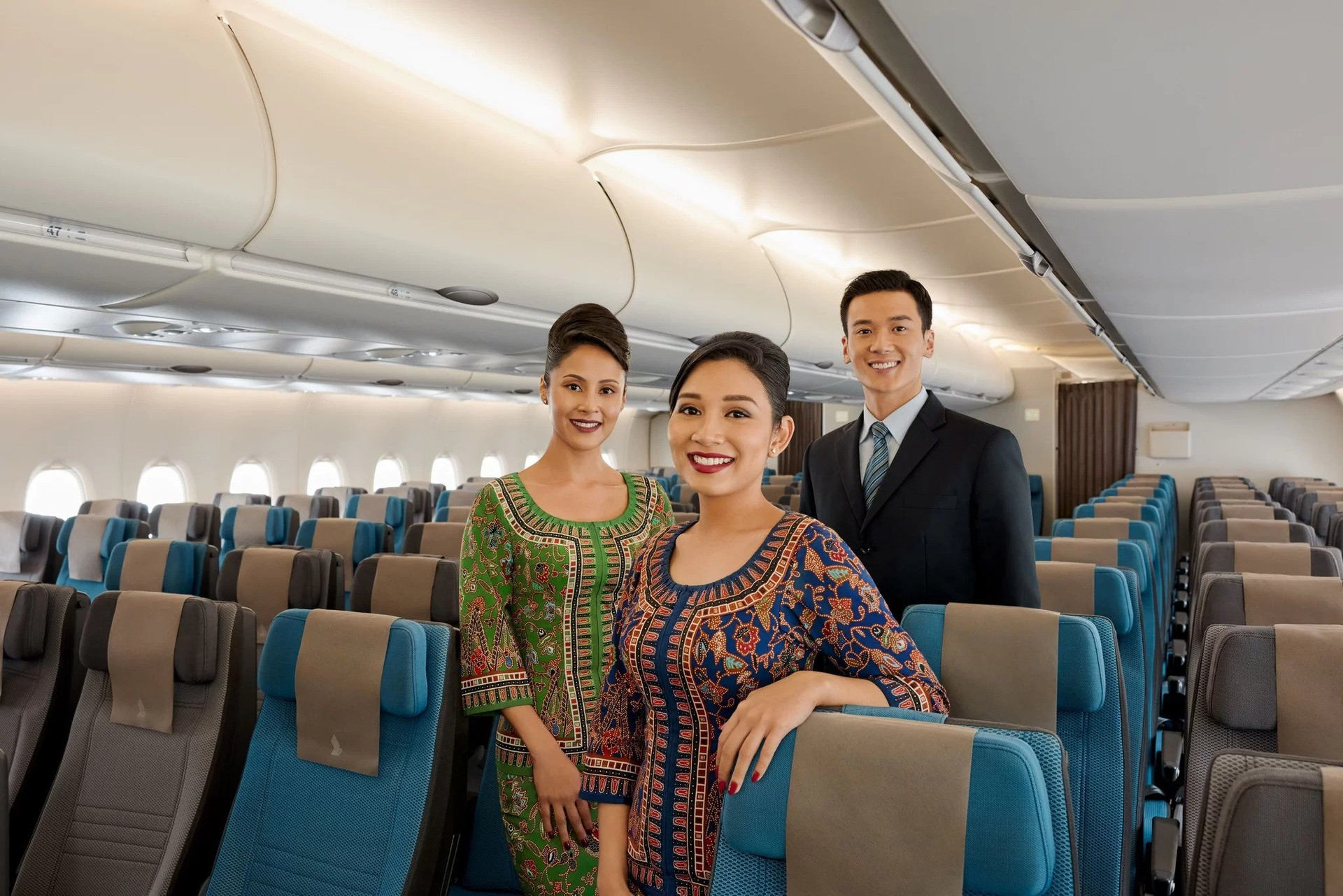 Nhân viên của hãng Hàng không Singapore Airlines sẽ nhận được khoản thưởng chia sẻ lợi nhuận gần 8 tháng lương. Ảnh: CabinCrew24