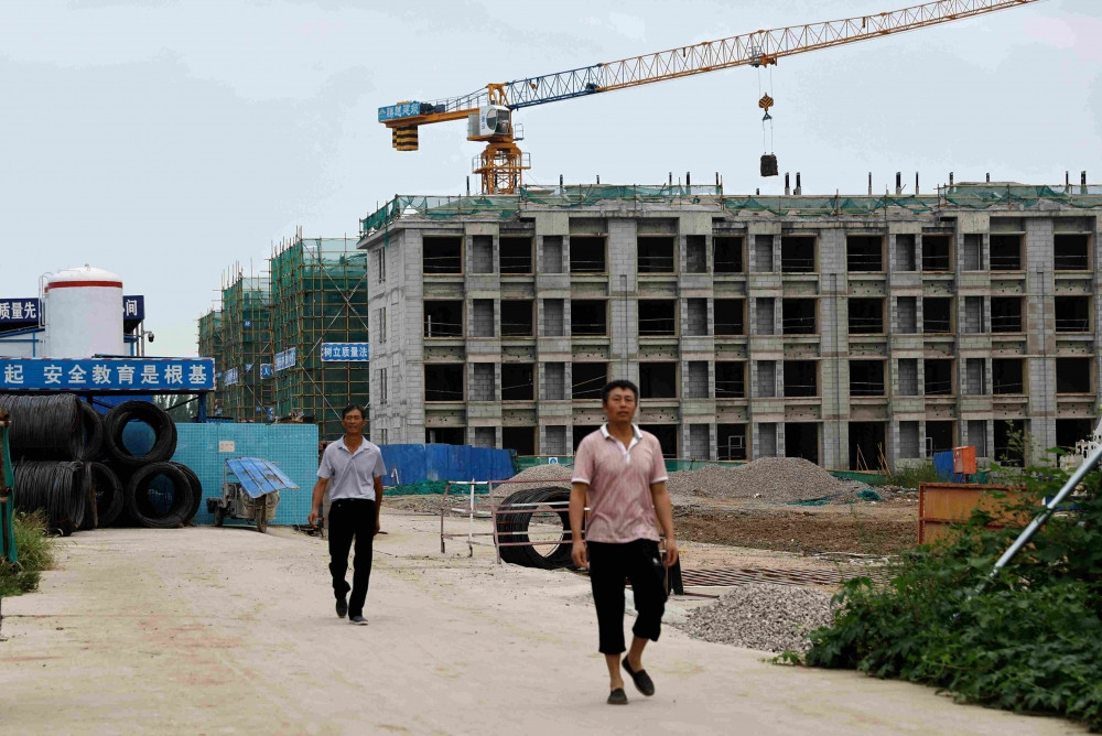 Trung Quốc: Khủng hoảng bất động sản 'thổi bay' hàng triệu việc làm mỗi ngày, lương giảm 90%