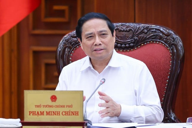 Thủ tướng Chính phủ Phạm Minh Chính chủ trì cuộc họp tháo gỡ khó khăn, vướng mắc, thúc đẩy phát triển nhà ở xã hội hôm 17/5. Ảnh: Tiền Phong