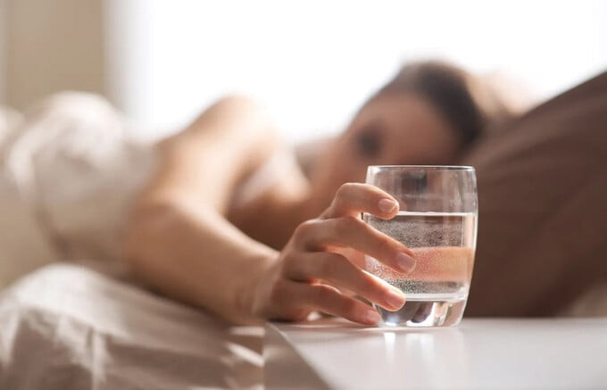 Khi cơ thể thiếu nước, bạn dễ bị nhầm lẫn, giảm sự nhạy bén, tâm trạng không tốt và nhanh chóng mệt mỏi (Ảnh: USA Today)
