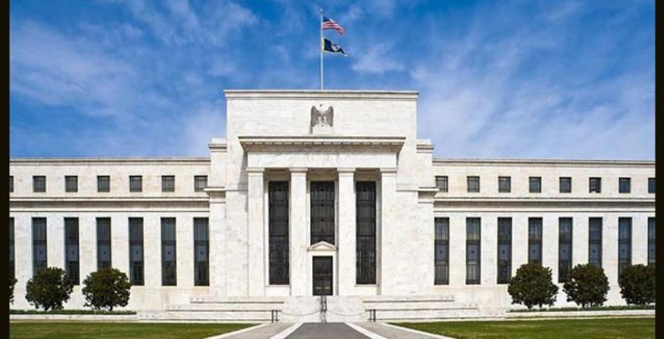 Các quan chức Fed chưa tự tin để quyết định bắt đầu nới lỏng chính sách do lo ngại lạm phát vẫn còn dai dẳng. Ảnh: AP