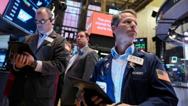 Chứng khoán Mỹ đỏ lửa, Dow Jones giảm 600 điểm khi thị trường ‘sợ hãi’ Fed sẽ không hạ lãi suất vào tháng 9