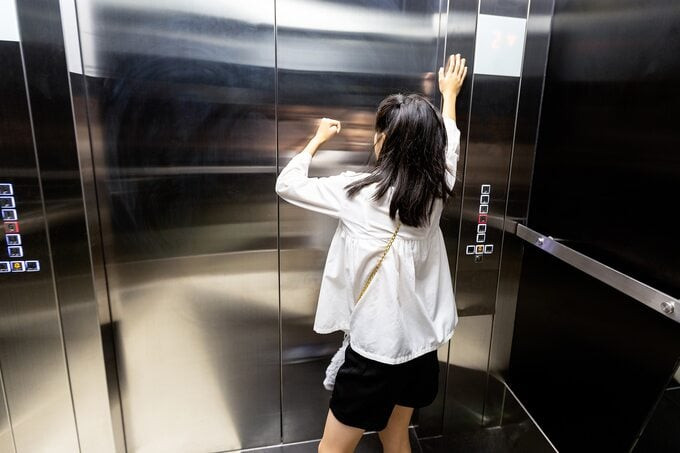 Nếu trong trường hợp thang máy bị dừng hoạt động đột ngột, chúng ta nên xử trí như thế nào? (Ảnh: Bagby Elevator Company)