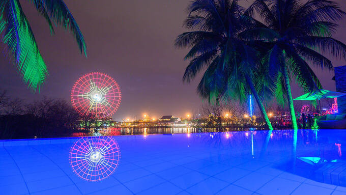 Bể bơi vô cực tại The Blossom Resort Island. Ảnh: Da Nang FantastiCity