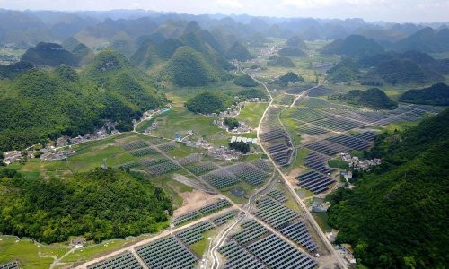 Nông dân Trung Quốc 'sốt' điện mặt trời áp mái: Tiền lãi cao gấp mấy lần mang tiền đi gửi ngân hàng, khiến cả lưới điện quốc gia quá tải