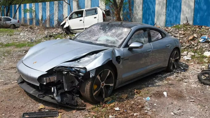 Nam thiếu niên 17 tuổi lái chiếc Porsche trắng trong tình trạng say rượu (Ảnh: Hindustan Times)