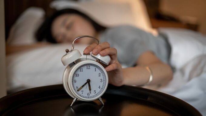 Điều quan trọng đầu tiên là bạn nên thức dậy đúng giờ (Ảnh: HuffPost UK Life)