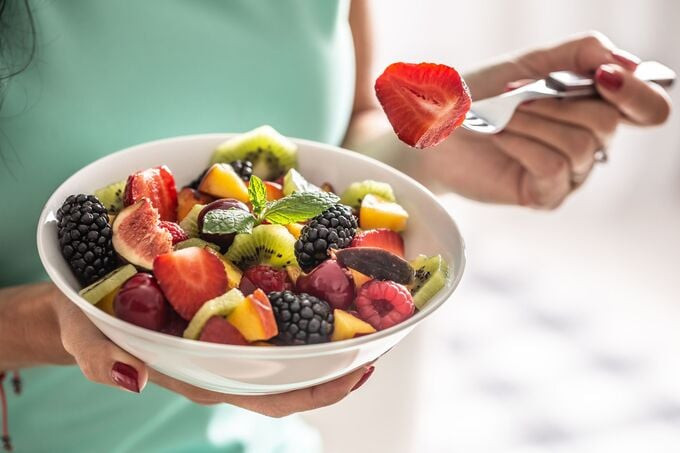 Theo các bác sĩ, thời gian tốt nhất để ăn trái cây là vào buổi sáng và sau bữa sáng (Ảnh: Good Housekeeping)