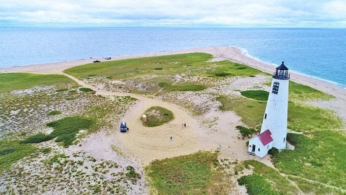 Ngọn hải đăng Brant Point là ngọn hải đăng lịch sử nằm ở lối vào cảng Nantucket (Ảnh: Internet)