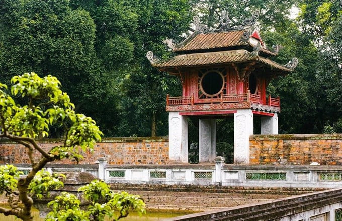 Với hơn 948 năm lịch sử, Văn Miếu - Quốc Tử Giám đã sản sinh ra nhiều nhân vật nổi tiếng và có ảnh hưởng lớn đến lịch sử và văn hóa Việt Nam (Ảnh: Báo Đại đoàn kết)