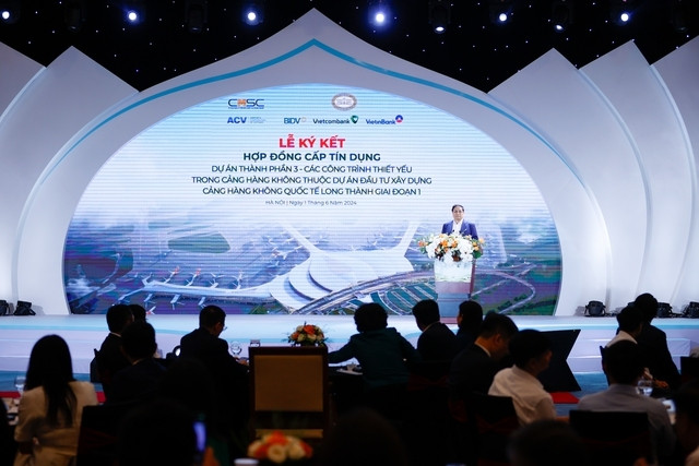 Thủ tướng Phạm Minh Chính dự lễ ký kết hợp đồng cấp tín dụng trị giá 1,8 tỷ USD cho dự án thành phần 3 của Cảng Hàng không quốc tế Long Thành