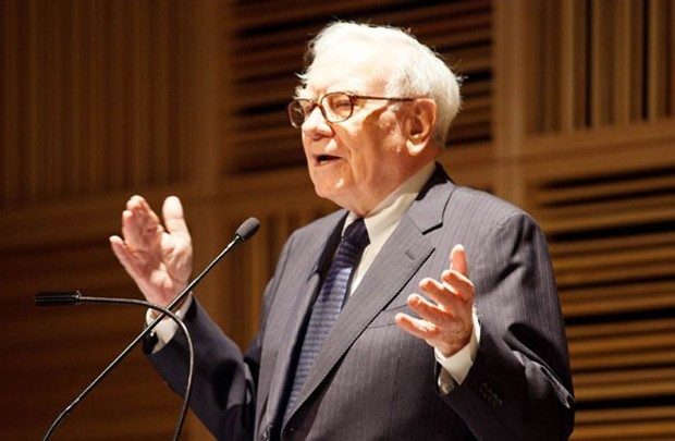 Hình ảnh Warren Buffett diễn thuyết đã quá quen thuộc với công chúng. Ảnh: Internet