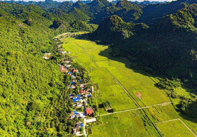 Toàn cảnh làng Việt Hải. Ảnh