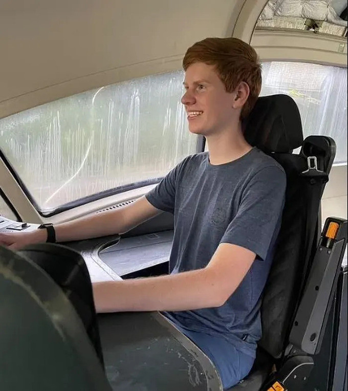 Mới 16 tuổi, chàng trai gốc Đức quyết định sống trên tàu hỏa 1 mình. Ảnh: Internet