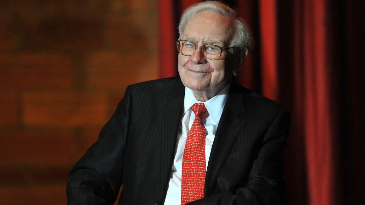 Warren Buffett cũng là một vị tỷ phú tránh xa công nghệ. Ảnh: Steve Pope/Getty Images