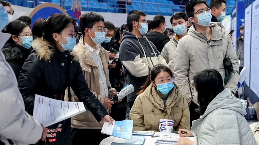 Trung Quốc 'đau đầu' gần 15% thanh niên thất nghiệp, chuyên gia hiến kế giải nguy