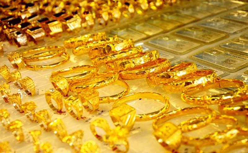 NHNN khuyến cáo người dân cân nhắc trong giao dịch vàng.