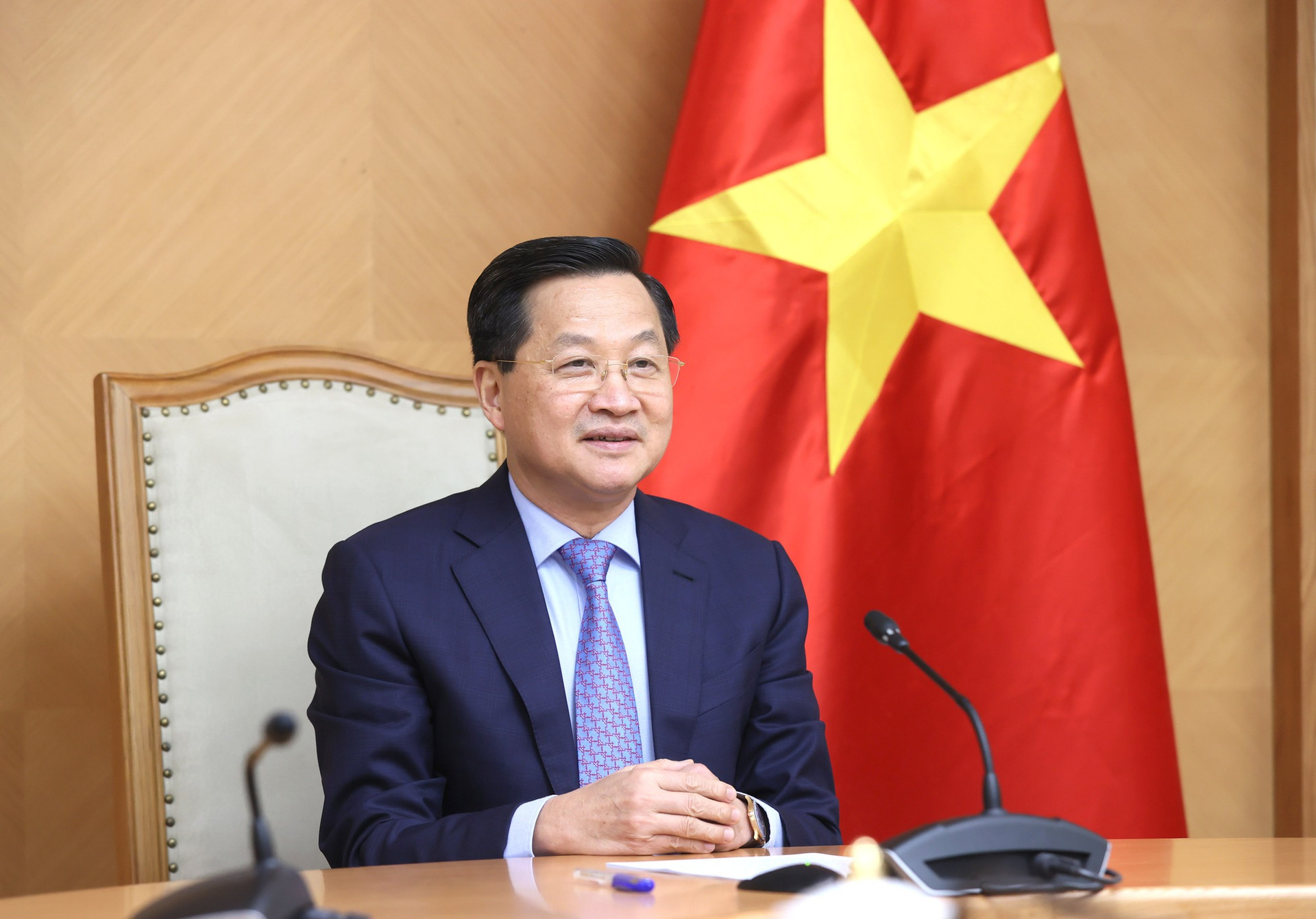 Phó Thủ tướng Lê Minh Khái điện đàm với Bộ trưởng Tài chính Hoa Kỳ Janet Yellen- Ảnh 1.