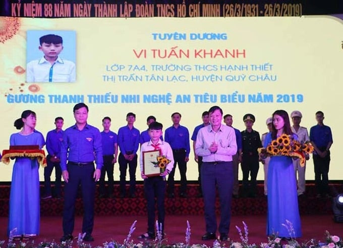 Tuấn Khanh còn được vinh danh là 1 trong 15 gương mặt “Thanh thiếu nhi Nghệ An tiêu biểu” năm 2019