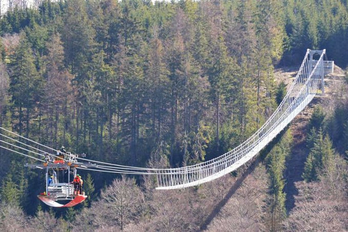 Năm 2023, cây cầu treo dài nhất ở nước Đức được khánh thành gần khu nghỉ dưỡng trượt tuyết Willingen, nằm ở bang miền Trung Hessen. Ảnh: Internet