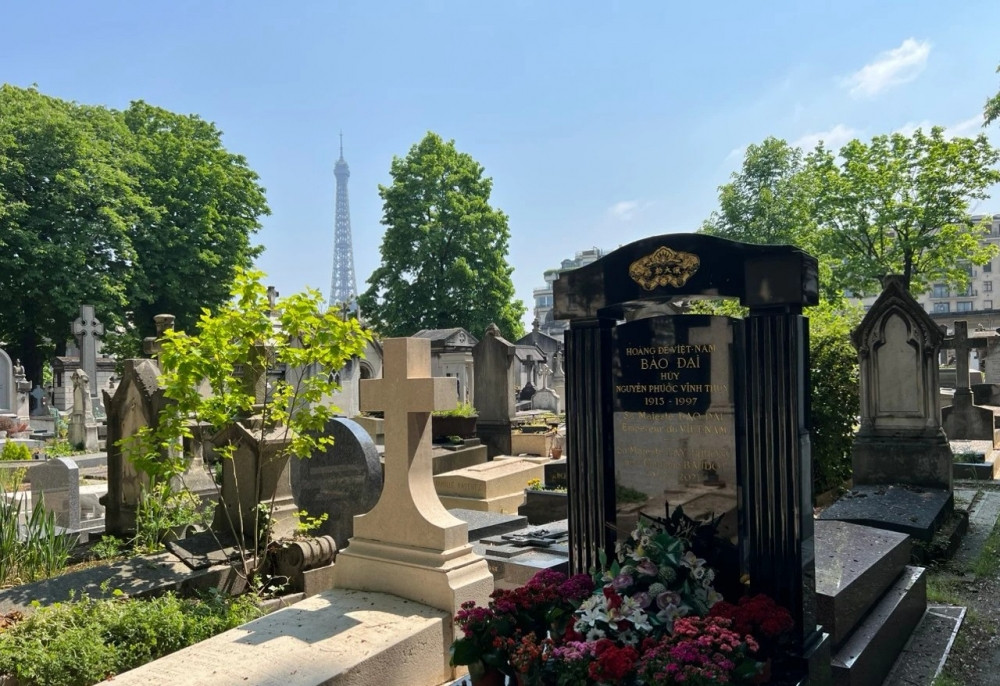 Mộ của vị vua cuối cùng triều Nguyễn nằm tại khu nghĩa trang nổi tiếng của Paris, chỉ cách tháp Eiffel 10 phút đi bộ