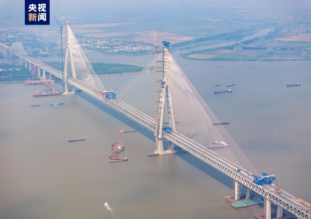 Ra con sông dài thứ 3 thế giới ‘lắp ráp’, Trung Quốc lại gây choáng với công trình cầu dây văng có nhịp hơn 1,2km xô đổ mọi kỷ lục thời đại