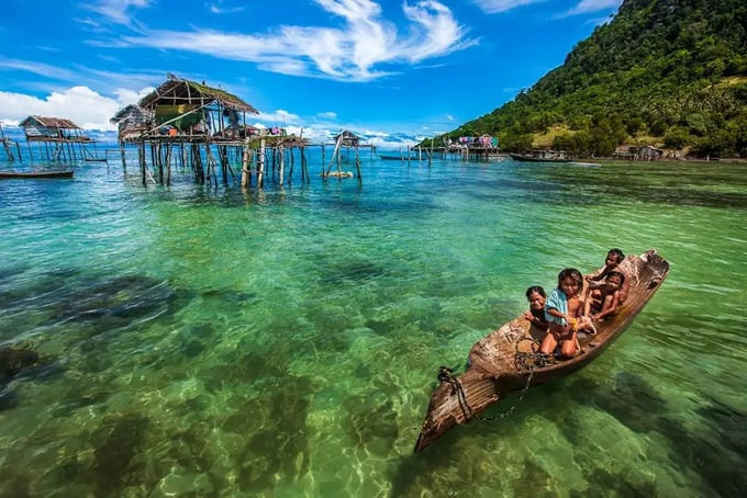 Nổi tiếng với khả năng lặn biển, đánh bắt hải sản điêu luyện, người Bajau có thể lặn sâu 20 - 30m mà không cần bình dưỡng khí. Ảnh: Internet