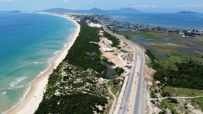 Khu du lịch sinh thái đảo Hòn Lớn và Khu du lịch núi Khải Lương tại Khu kinh tế Vân Phong đã được phê duyệt quy hoạch. Ảnh minh họa
