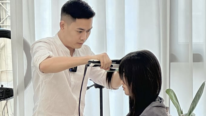 Anh Nguyễn Văn Chiến – CEO 1900 Hair Salon. Ảnh: 1900hairsalon.com