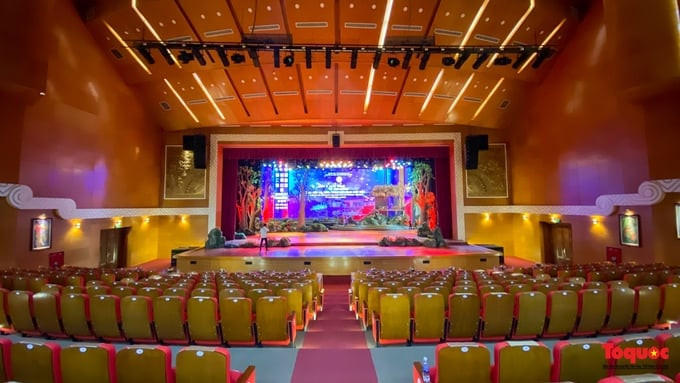Nơi đây là sân khấu lý tưởng cho các chương trình biểu diễn nghệ thuật lớn, các sự kiện văn hóa tầm cỡ hay những đêm nhạc hội đặc sắc. Ảnh: Báo Tổ Quốc